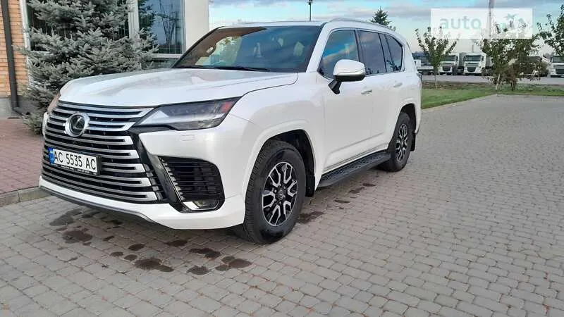 Lexus LX