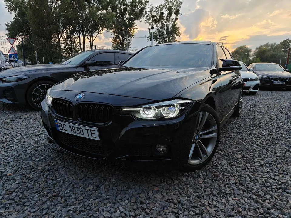 BMW F30 330i LCI