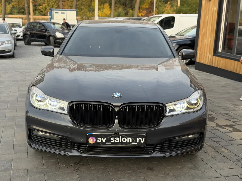 BMW 7 Series — фото 2