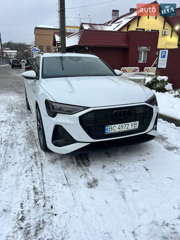 Audi e-tron