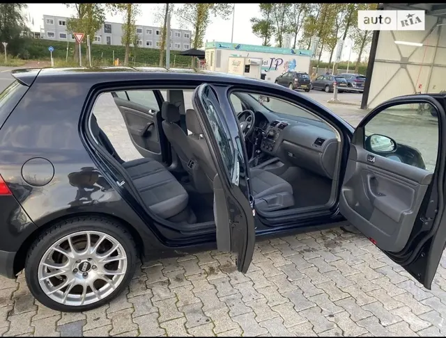 Volkswagen Golf V