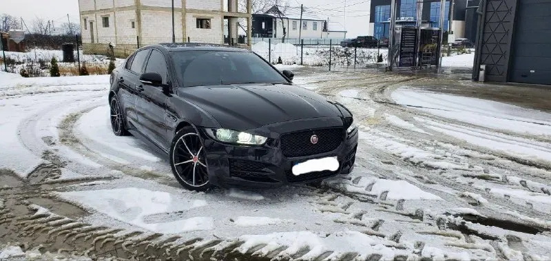 Jaguar XE