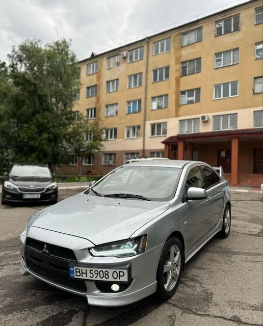 Mitsubishi lancer