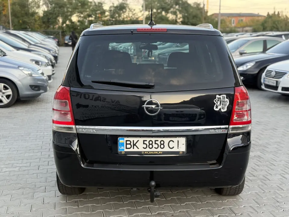 Opel Zafira — фото 7