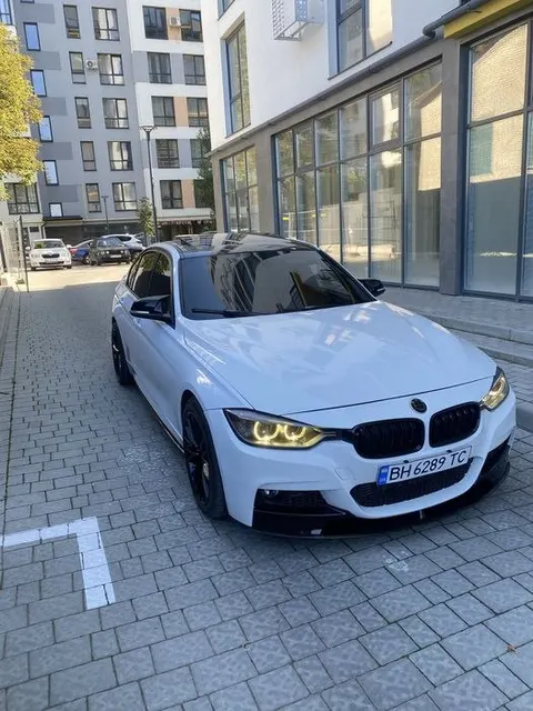 BMW F30 328i