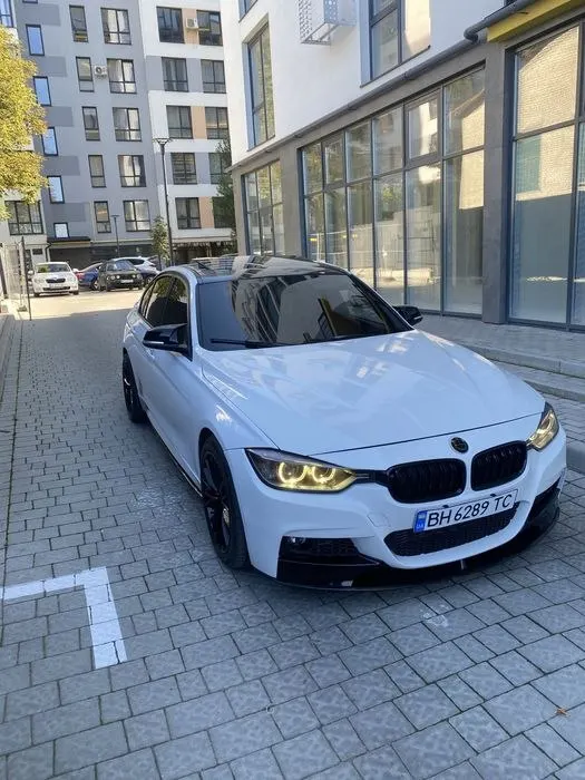 BMW F30 328i