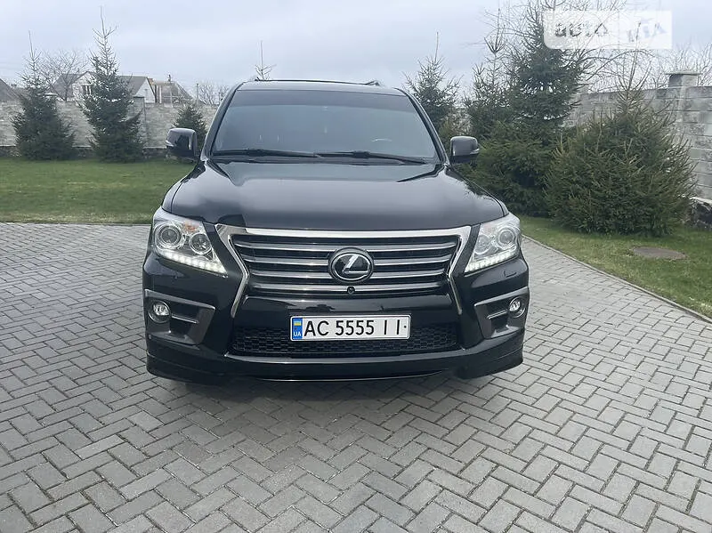 Lexus LX