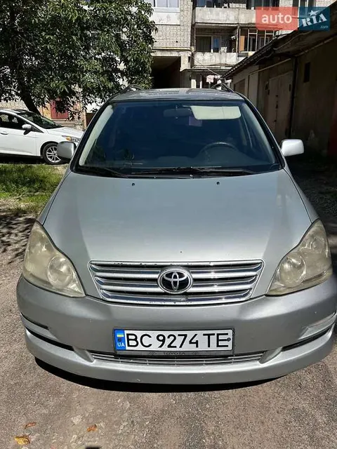 Toyota Avensis Verso