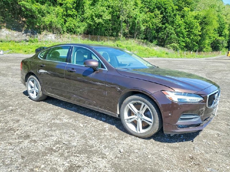 Volvo S90 T5 MOMENTUM