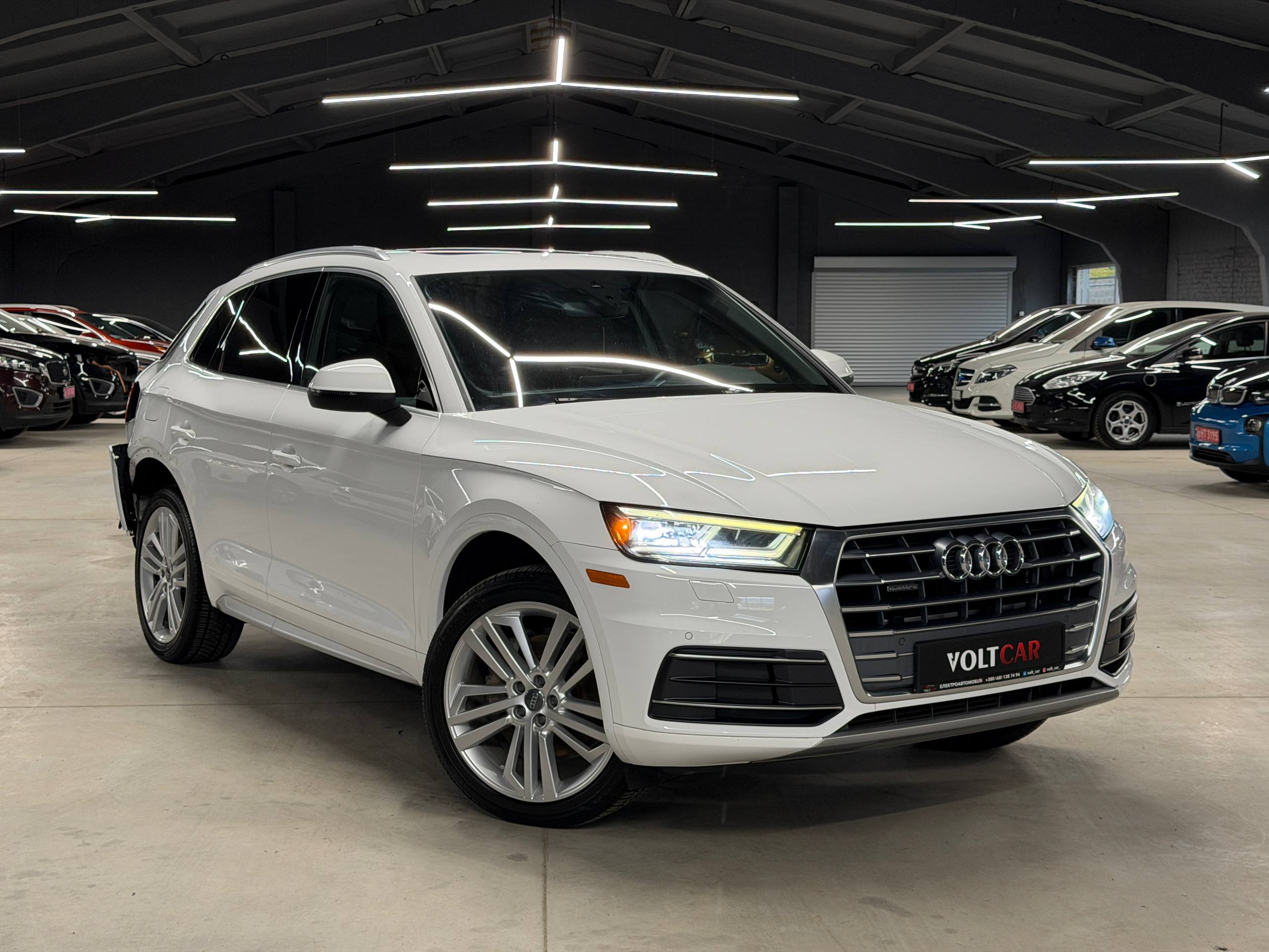 Audi Q5 Premium 2.0 Бензин