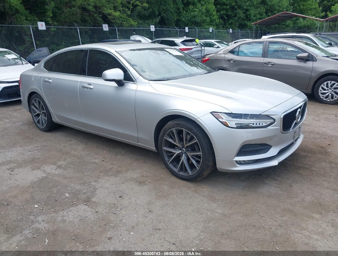 Volvo S90 T5 MOMENTUM