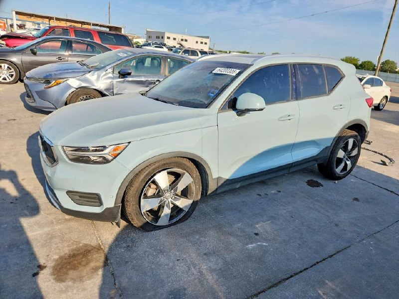 Volvo XC40 T5 MOMENTUM