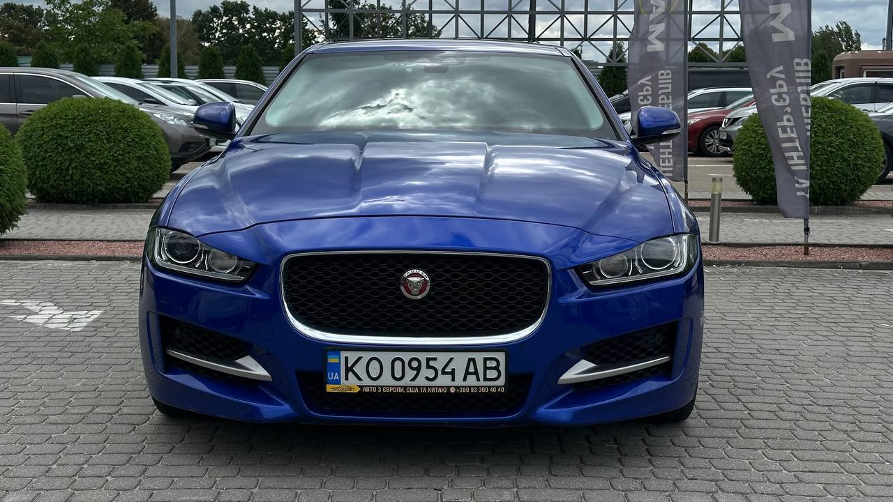 Jaguar XE