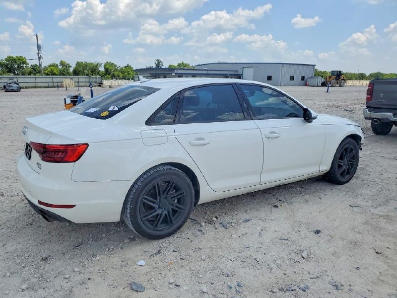 Audi A4 ULTRA PREMIUM