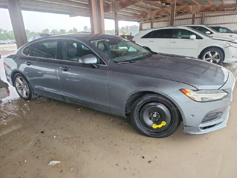 Volvo S90 T5 MOMENTUM
